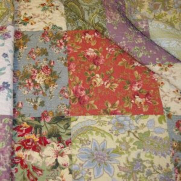 Full / Queen size 100% Cotton Floral Paisley Reversible Quilt Set